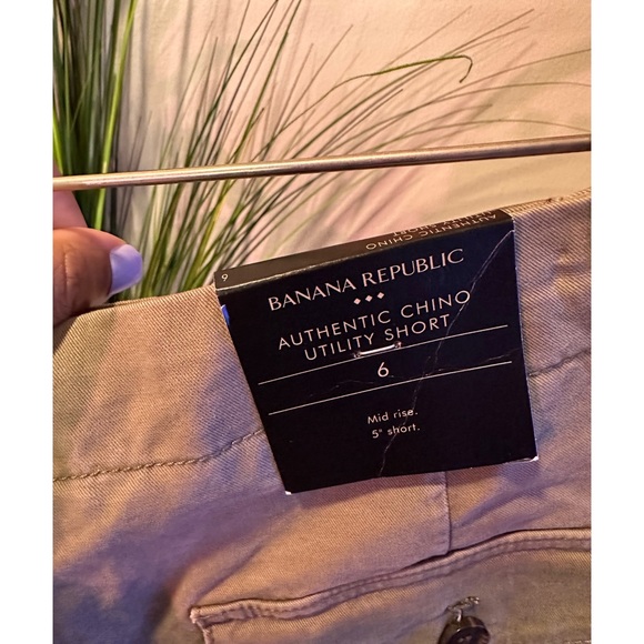 Banana Republic Chino Utility Short in Light Khaki - Size 6 - Picture 6 of 9